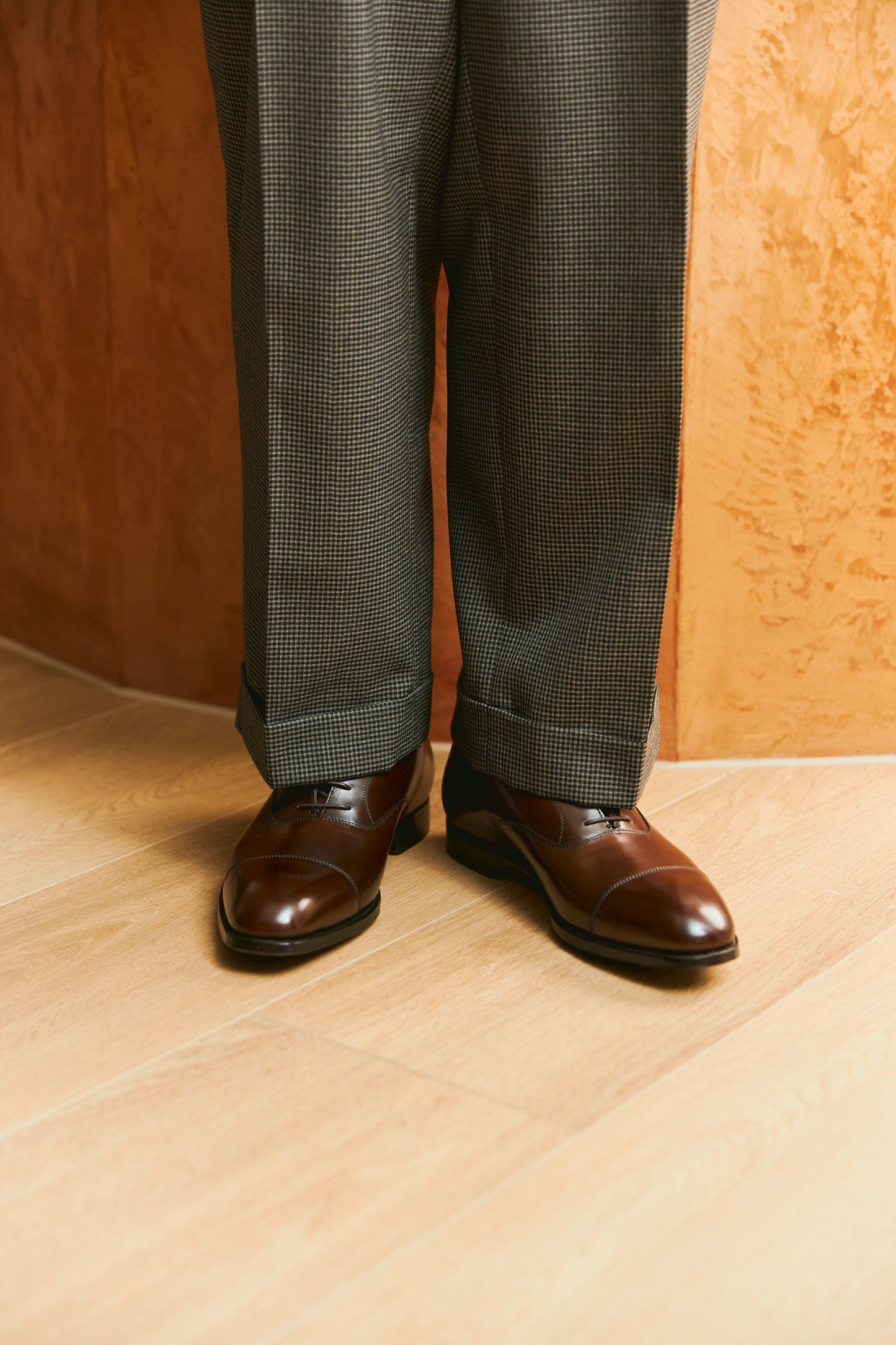 Crockett & Jones | Audley Cap Toe Oxford Dark Brown Antique Calf