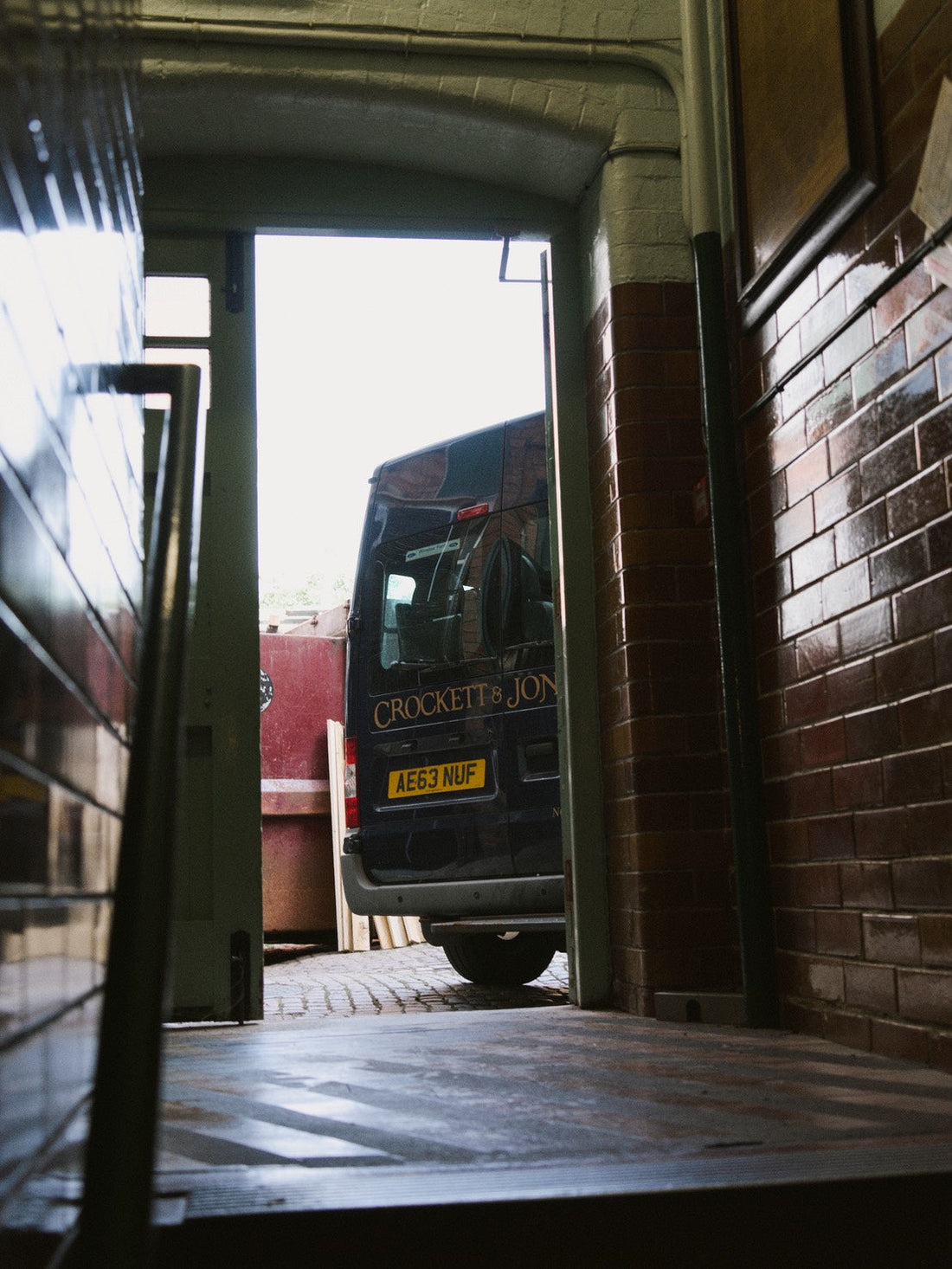 Crockett & Jones-五代傳承，自1879 年不變的英國製鞋標準