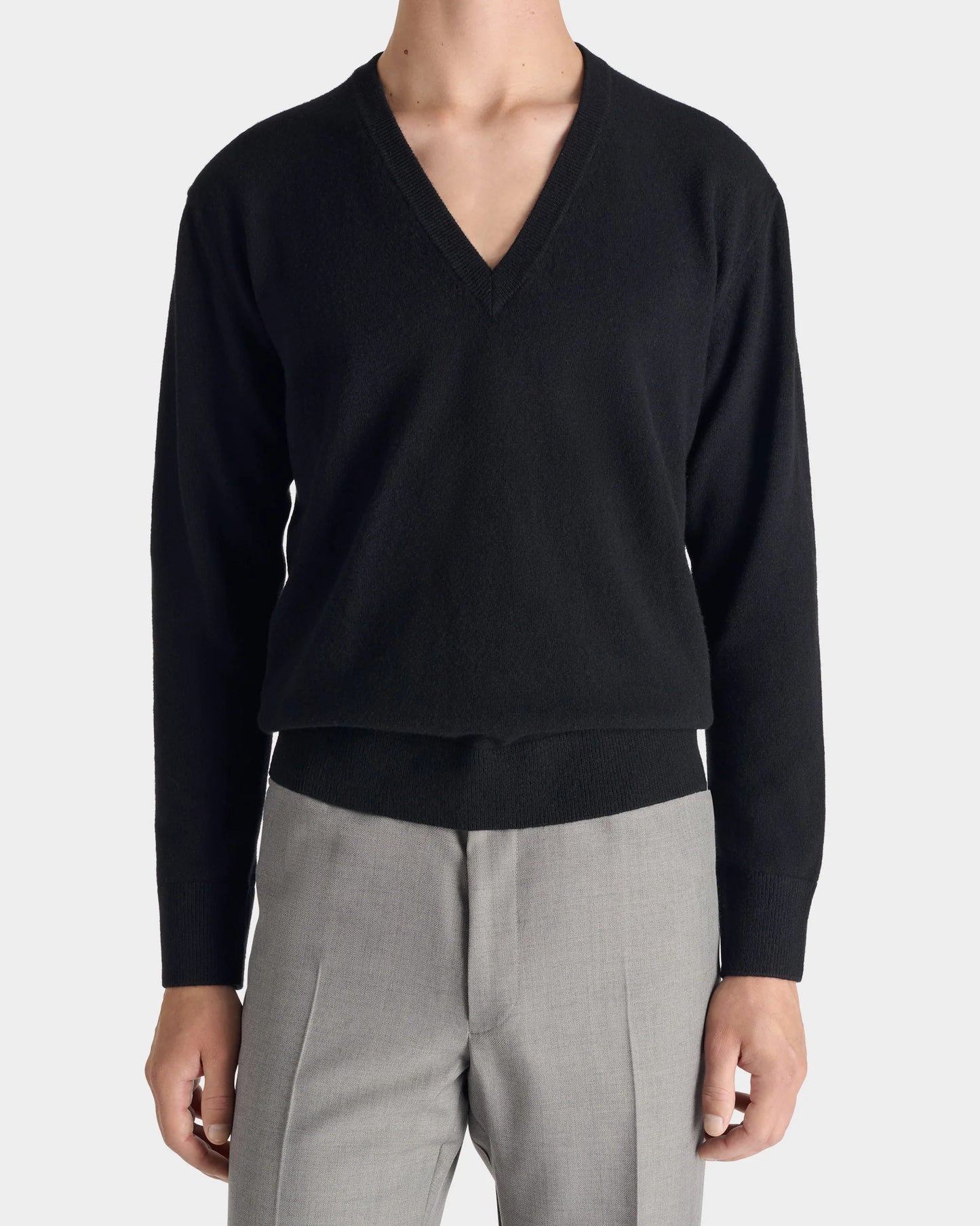 Husbands Paris | V-Neck Sweater In Superfine Lambswool Black