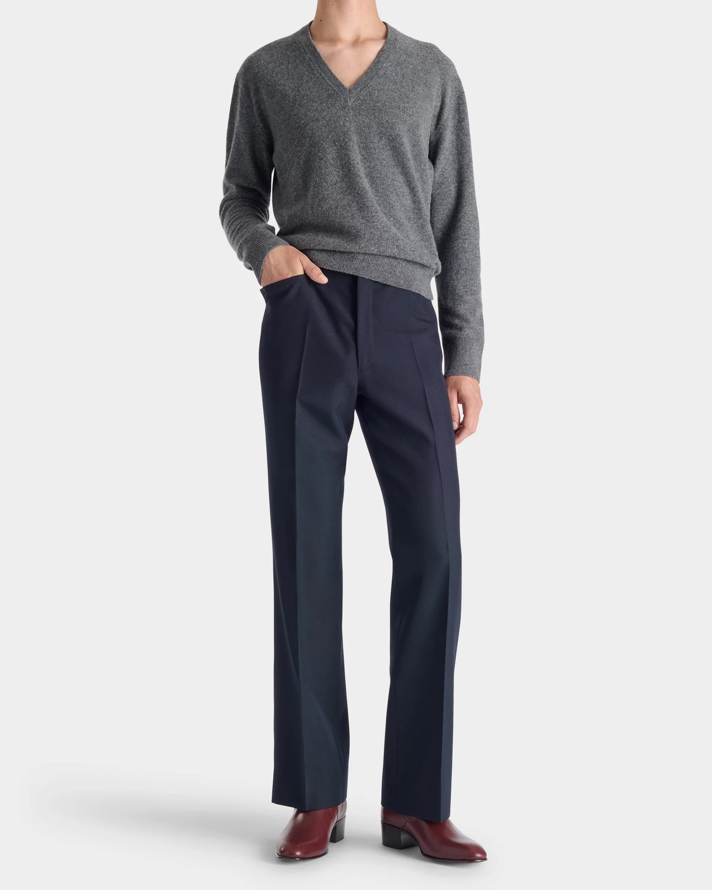 Husbands Paris | V-Neck Sweater In Superfine Lambswool Grey
