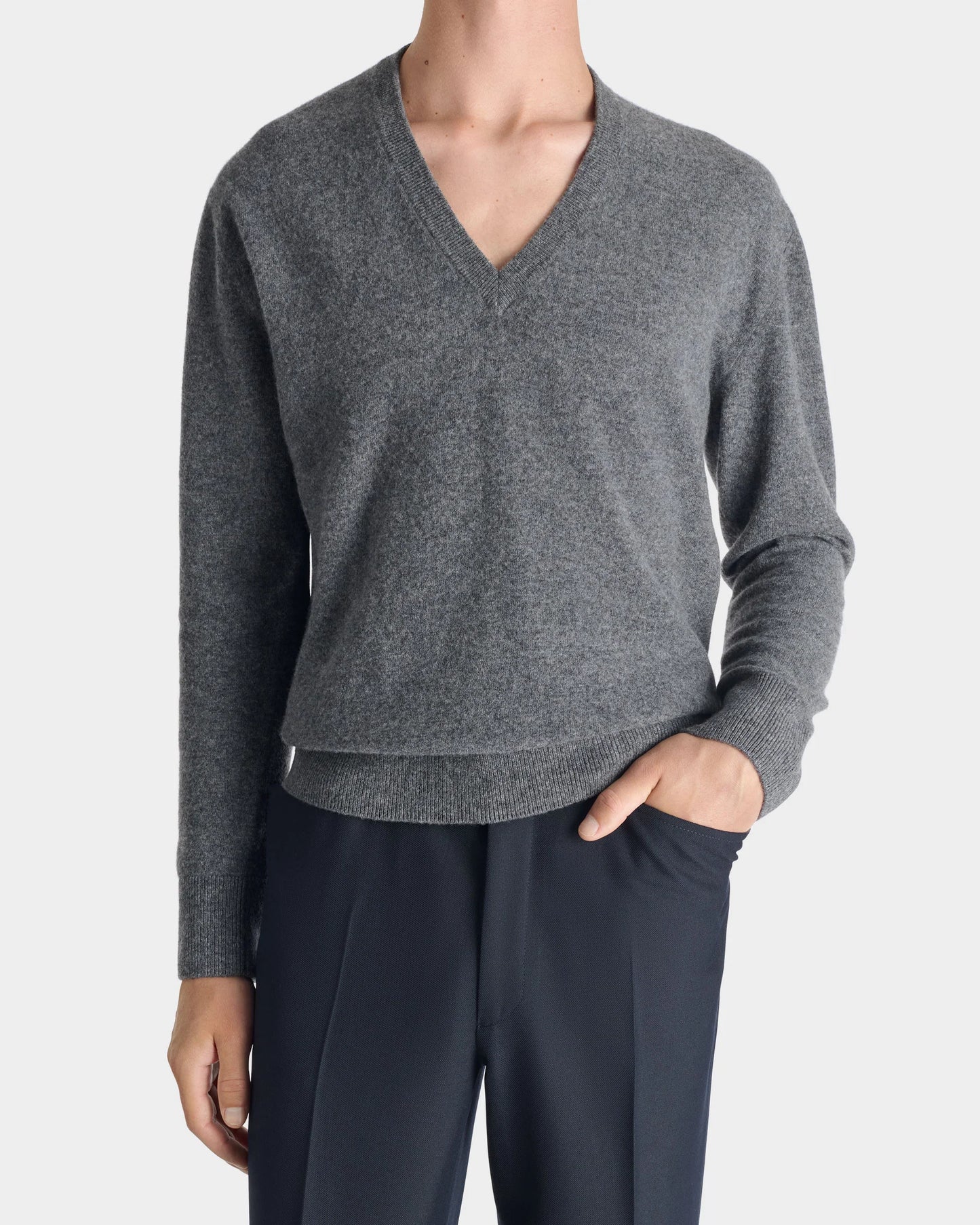 Husbands Paris | V-Neck Sweater In Superfine Lambswool Grey