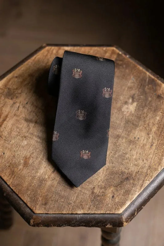 Holliday &amp; Brown | Tie Seahorse And Shield Crest W7261 1