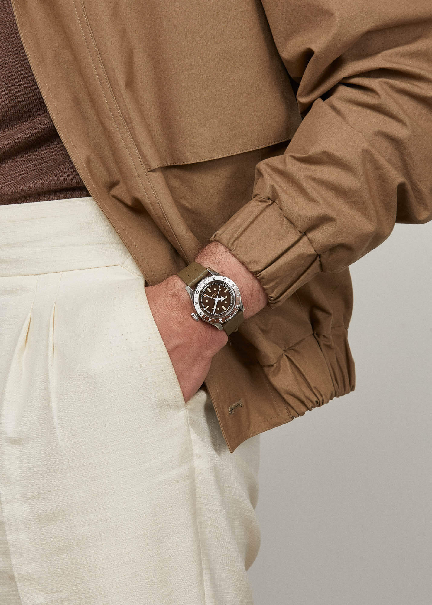 Serica | Ref. 8315-2 GMT Travel Chronometer Desert Red