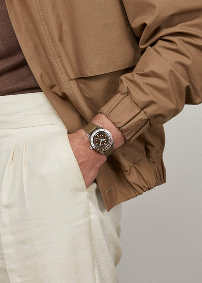 Serica | Ref. 8315-2 GMT Travel Chronometer Desert Red