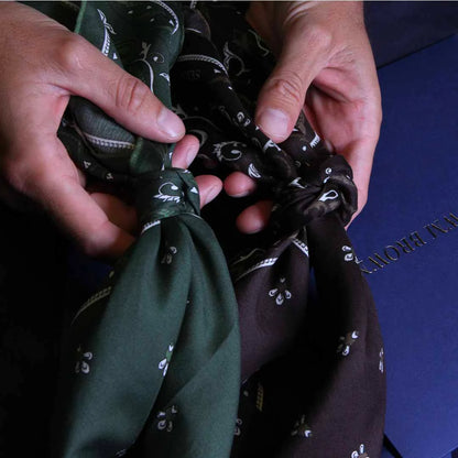 Serà Fine Silk | Serà x WM Brown - Cotton & Silk Green Bandana